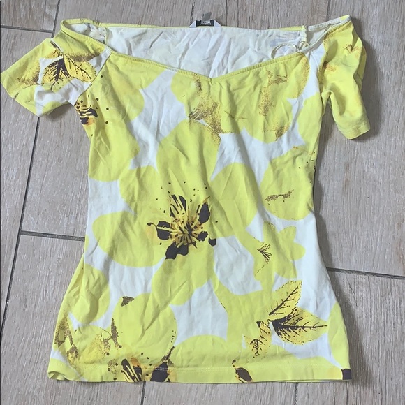 Guess - Picture 3 of 7